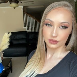 Meet your Posher, Daniella